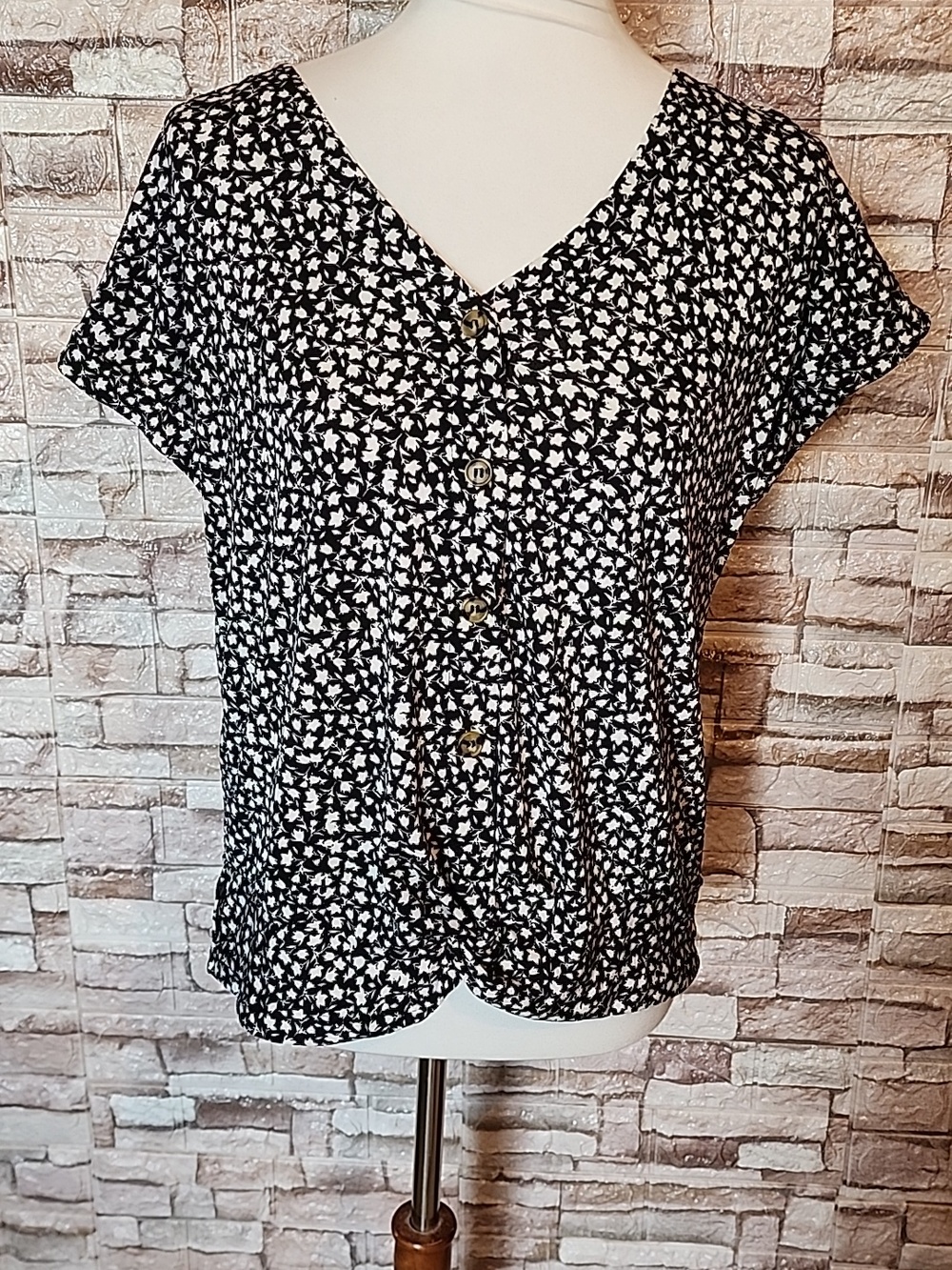 Flower & Feather Black and White Floral Blouse